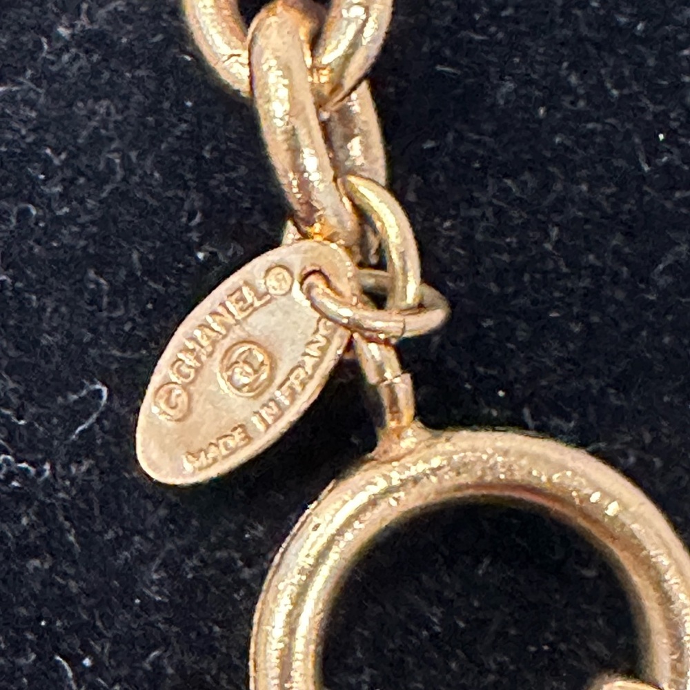 CHANEL Gold Medallion Necklace - Picture 7 of 8